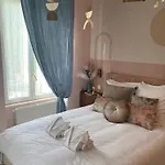 Pensjonat Les Logis Aux Portes De La Vallee De Chevreuse